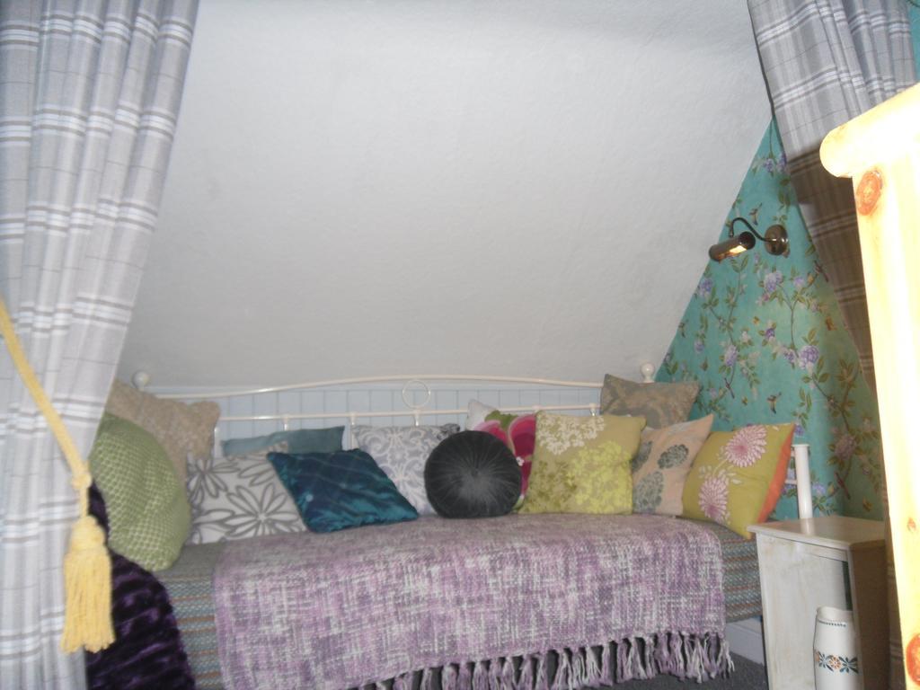 Claremont House Holiday Apartments Лландидно Номер фото
