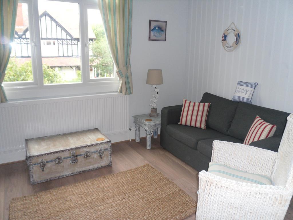 Claremont House Holiday Apartments Лландидно Номер фото